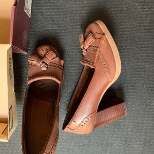 Bass Kylie leather brown heels